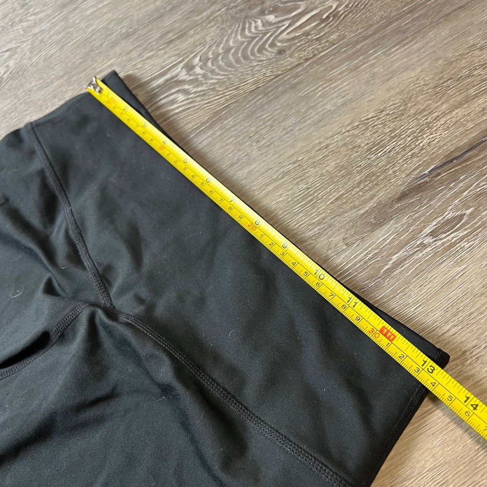 Nike Biker Shorts Womens Medium Black Dri-FIT High Waisted Compression Gym - Picture 5 of 10